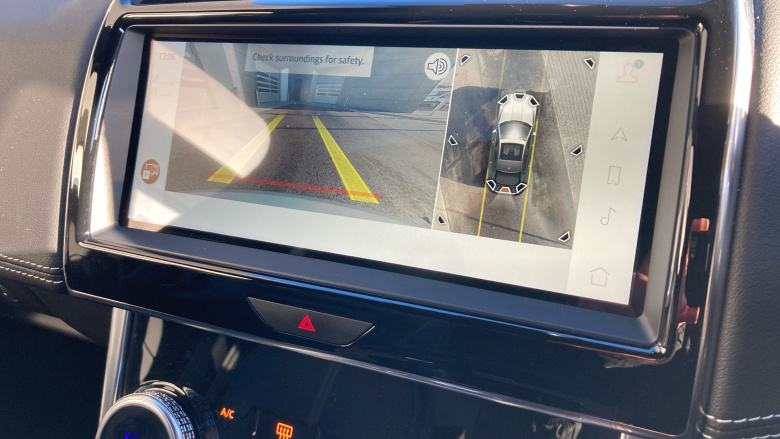 Jaguar XE 2.0 D200 R-Dynamic SE 4dr Auto Diesel Saloon